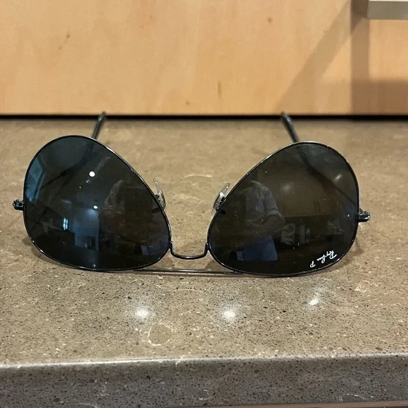 Rayban Large black aviator sunglasses polarized *damage* - Picture 6 of 10